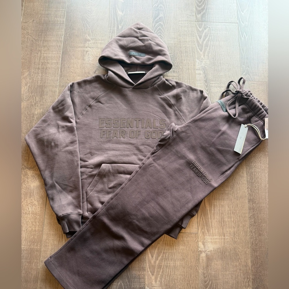 Essentials Plum SS24 Set Size Large
